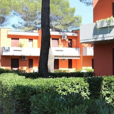 Wonderful 2 Bedrooms Apt In - Swimming Pool - Private Parking Casa vacanze Bibione