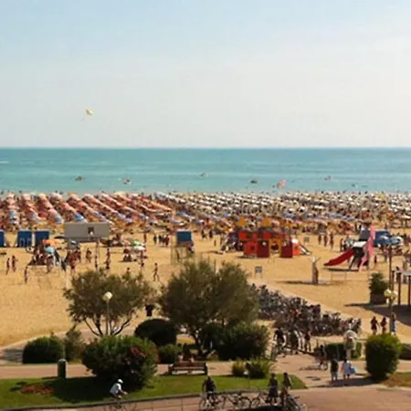 Casa vacanze Wonderful 2 Bedrooms Apt In - Swimming Pool - Private Parking *