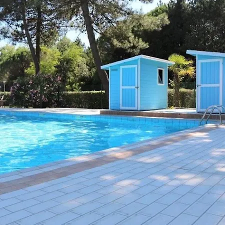 펜션 Wonderful 2 Bedrooms Apt In - Swimming Pool - Private Parking