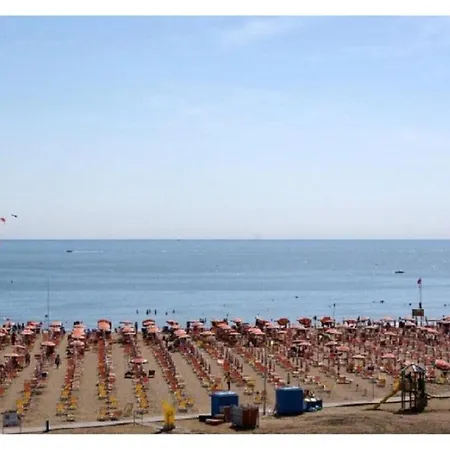 펜션 Wonderful 2 Bedrooms Apt In - Swimming Pool - Private Parking 비비오네